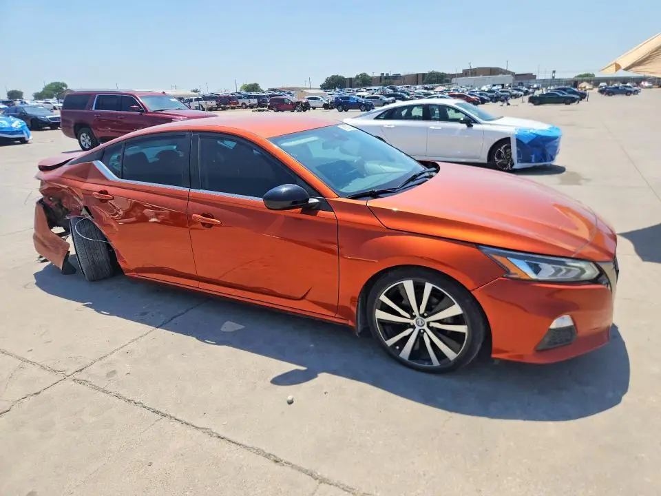 2021 NISSAN ALTIMA SR  