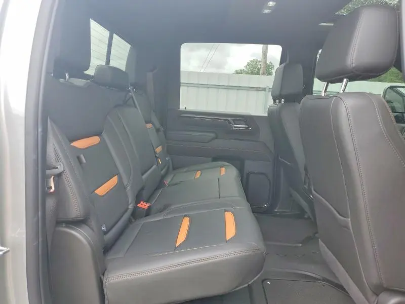 2025 GMC SIERRA K2500 AT4  