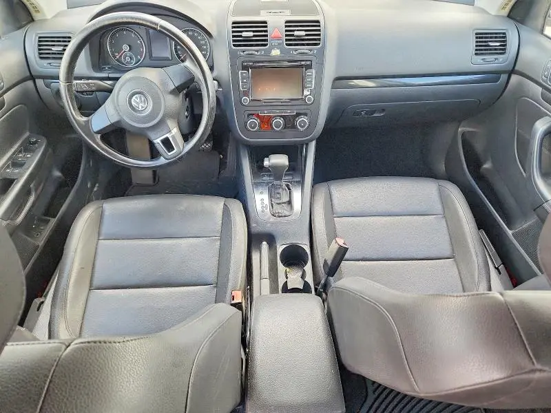 2010 VOLKSWAGEN JETTA SE  