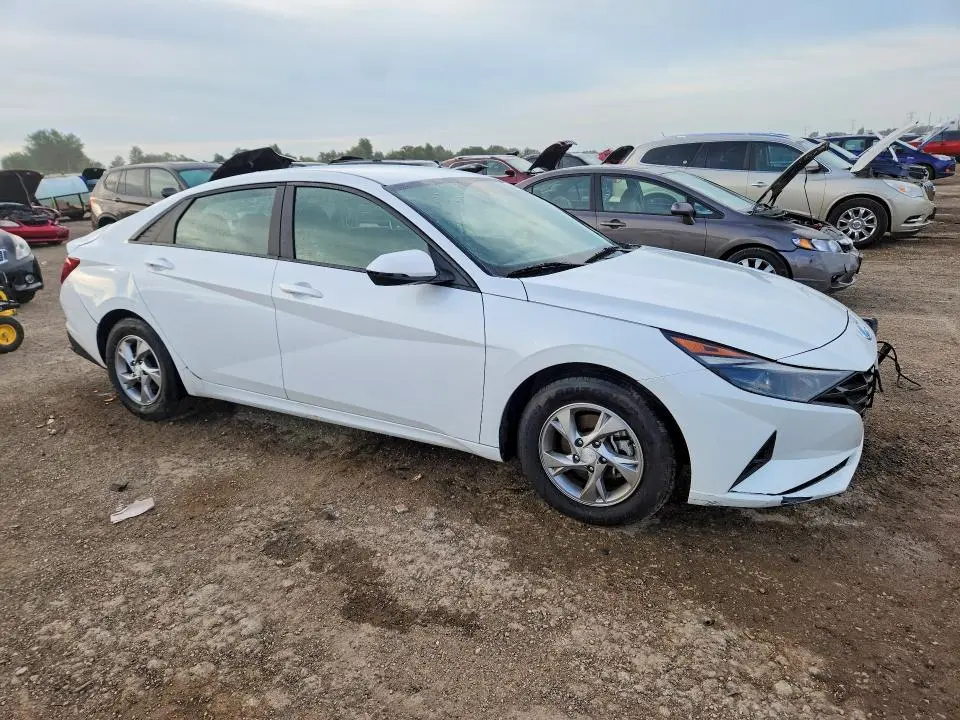2021 HYUNDAI ELANTRA SE  