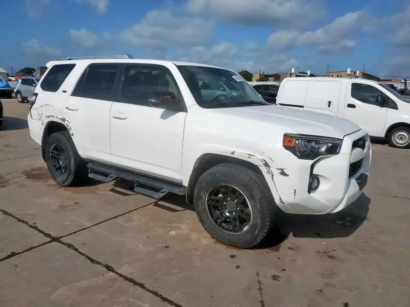 2017 TOYOTA 4RUNNER SR5  