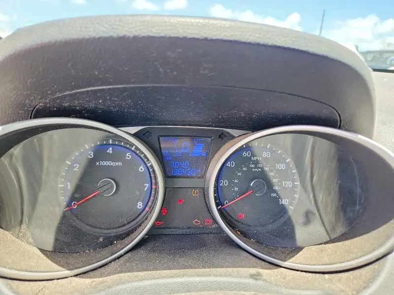 2015 HYUNDAI TUCSON SE  