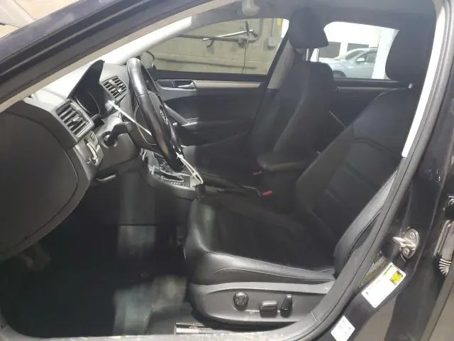 2019 VOLKSWAGEN PASSAT WOLFSBURG  