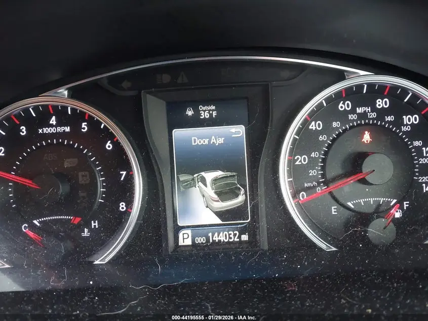 2016 TOYOTA CAMRY SE