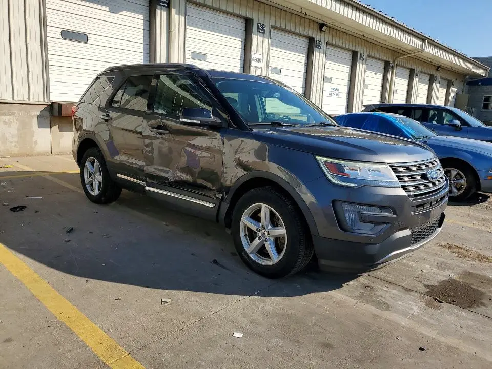 2017 FORD EXPLORER XLT  