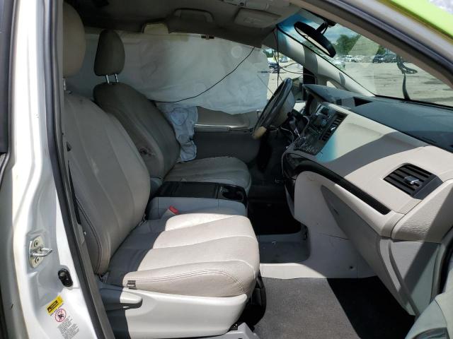 2014 TOYOTA SIENNA LE