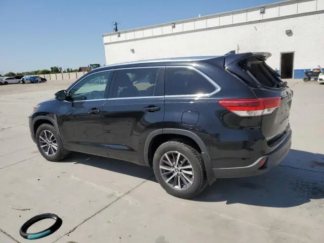 2017 TOYOTA HIGHLANDER SE  