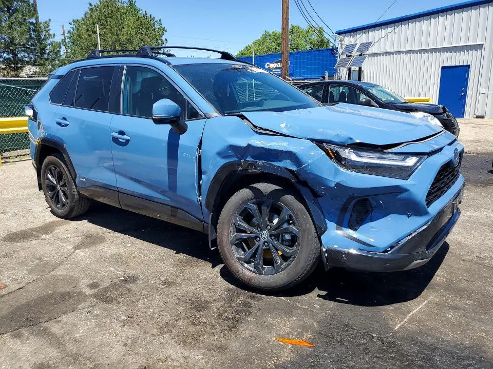 2024 TOYOTA RAV4 SE  