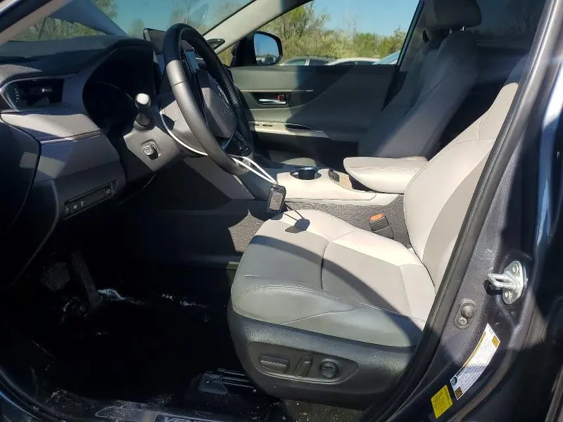 2024 TOYOTA VENZA XLE  