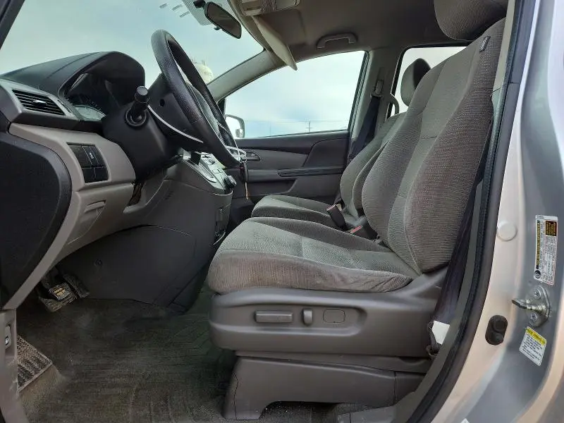 2011 HONDA ODYSSEY LX  