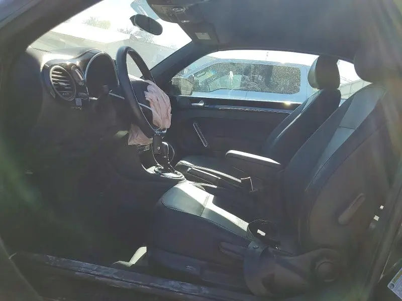 2013 VOLKSWAGEN BEETLE   