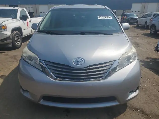 2014 TOYOTA SIENNA XLE