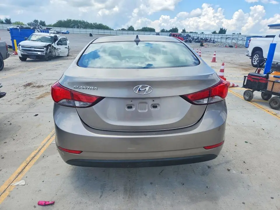 2014 HYUNDAI ELANTRA SE  