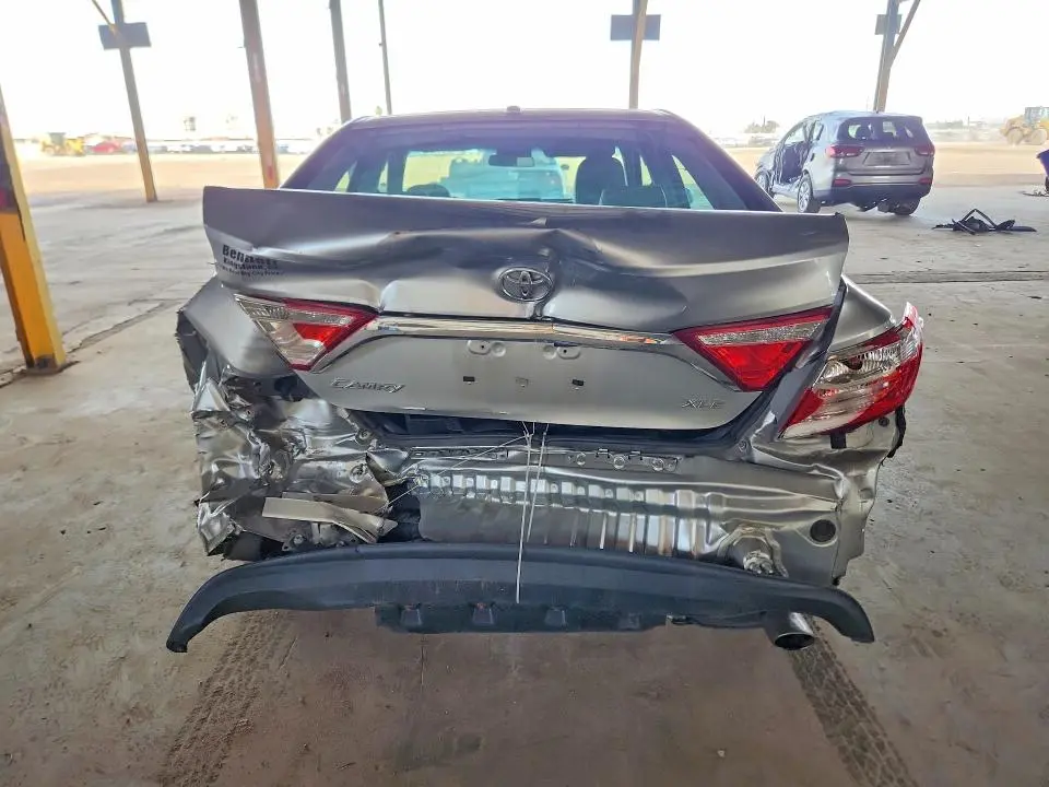 2016 TOYOTA CAMRY XLE  