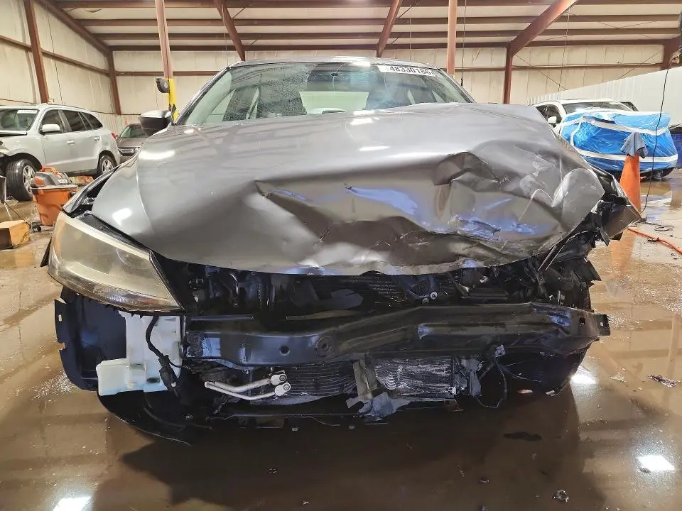 2011 VOLKSWAGEN JETTA BASE  