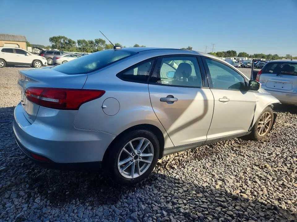 2017 FORD FOCUS SE  