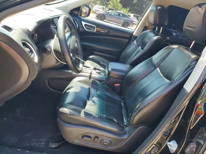 2016 NISSAN PATHFINDER SL  