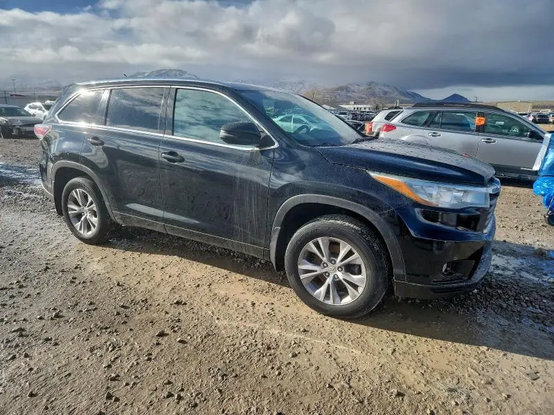 2015 TOYOTA HIGHLANDER XLE  