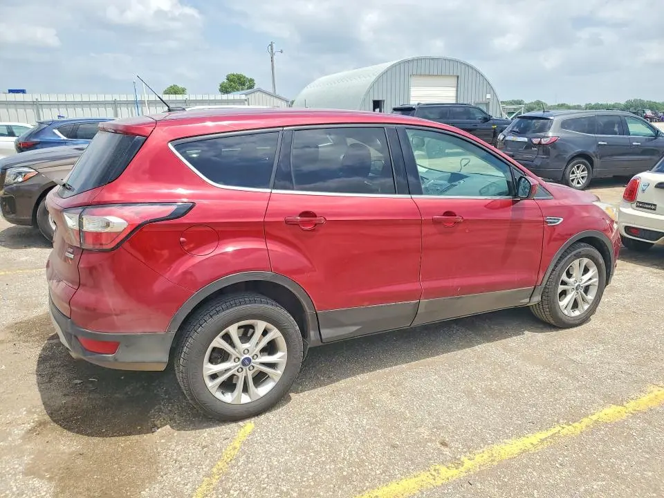 2017 FORD ESCAPE SE  