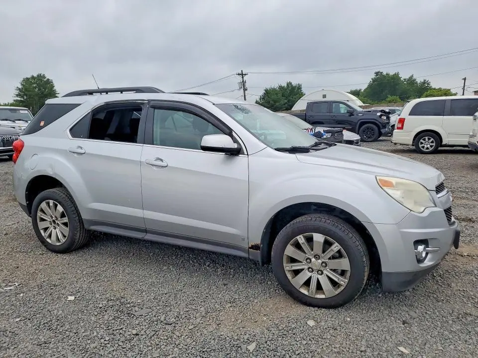2010 CHEVROLET EQUINOX LT  