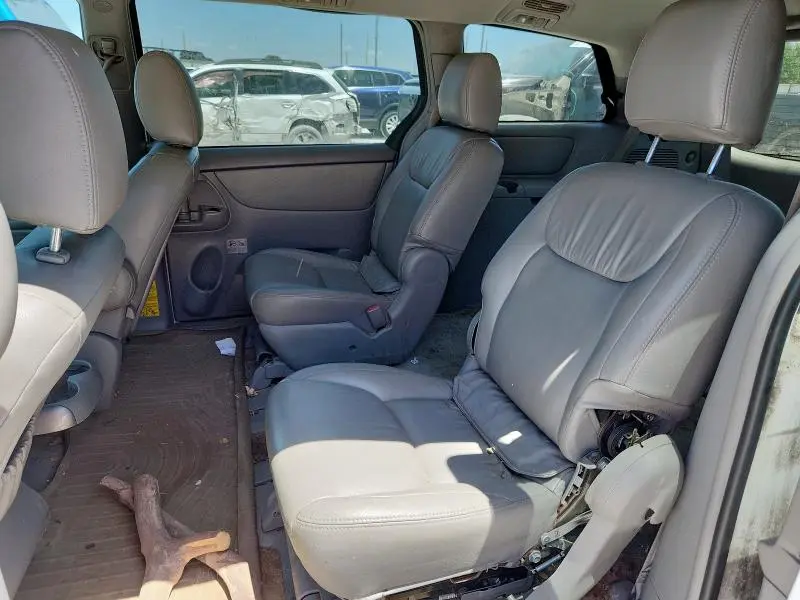2010 TOYOTA SIENNA CE  