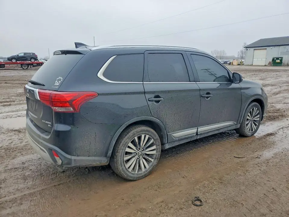2019 MITSUBISHI OUTLANDER SE  
