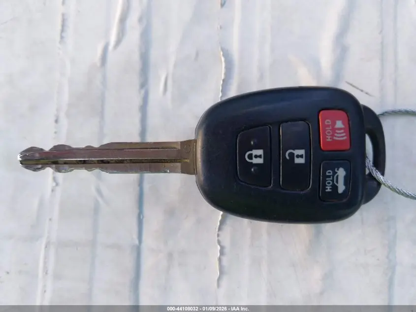 2013 TOYOTA CAMRY SE