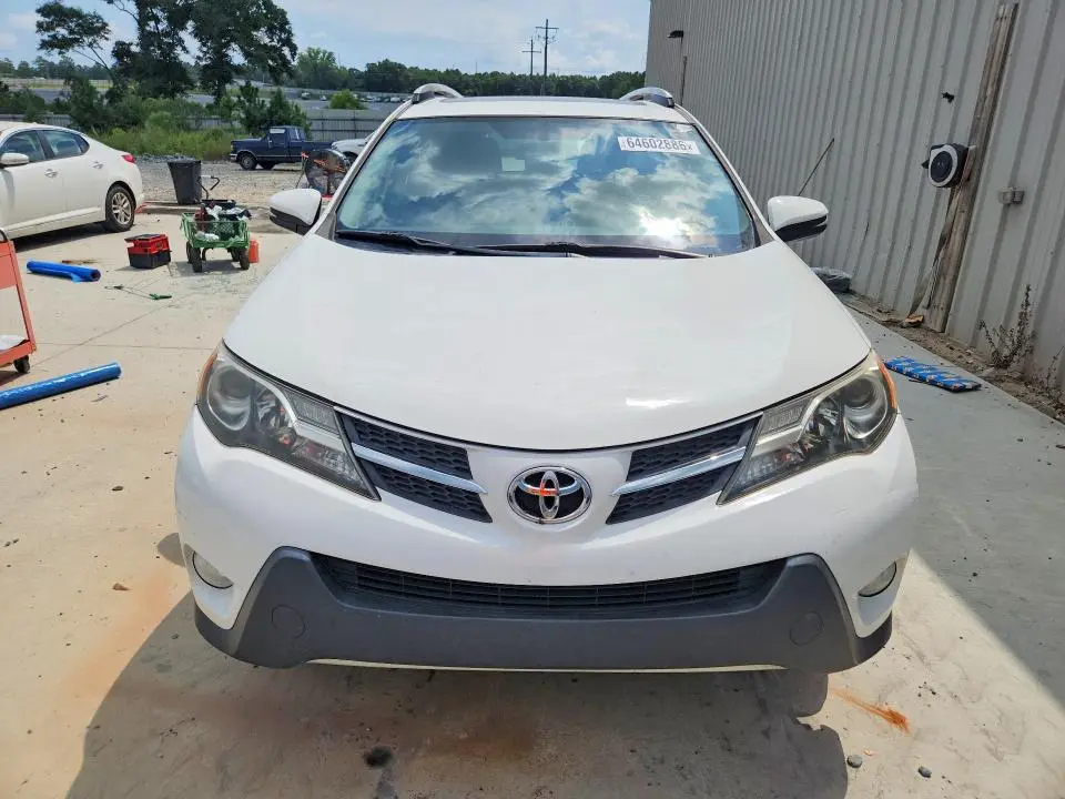 2015 TOYOTA RAV4 XLE  