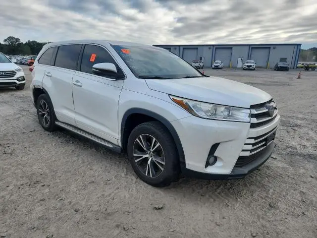 2017 TOYOTA HIGHLANDER LE  