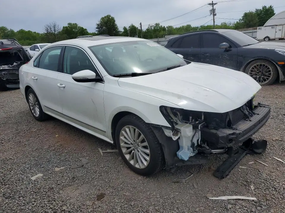 2016 VOLKSWAGEN PASSAT SE  