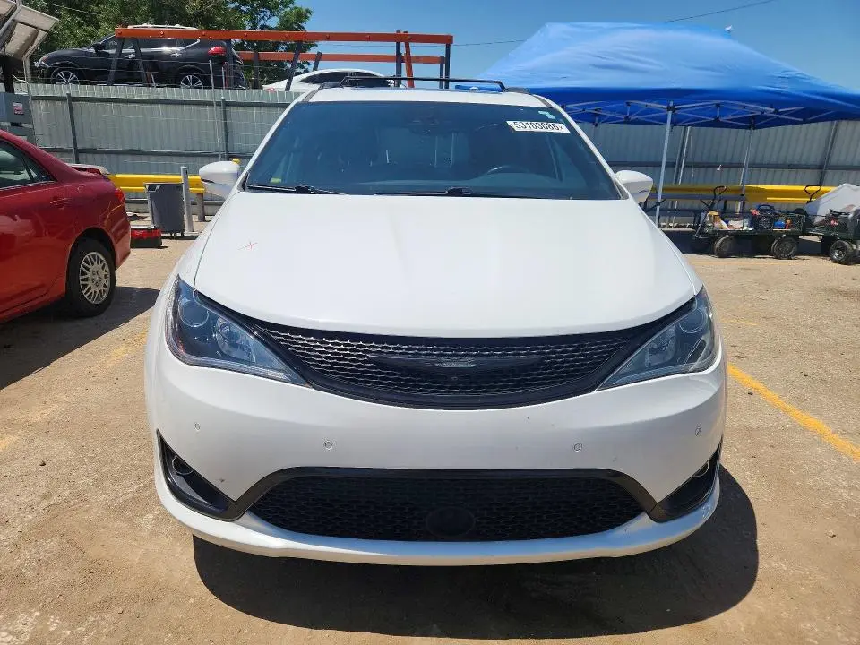 2019 CHRYSLER PACIFICA LIMITED  