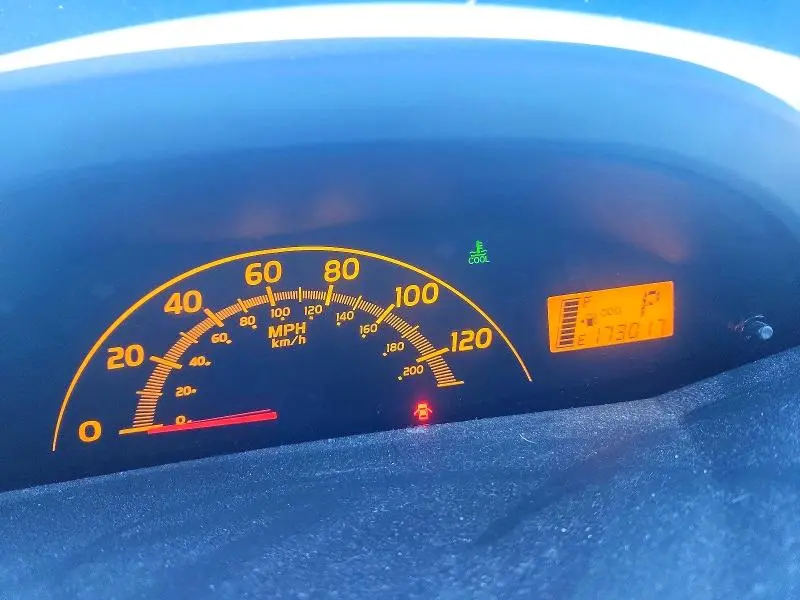 2010 TOYOTA YARIS BASE  