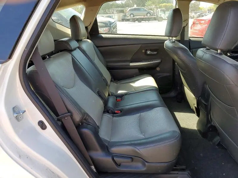 2015 TOYOTA PRIUS V TWO  
