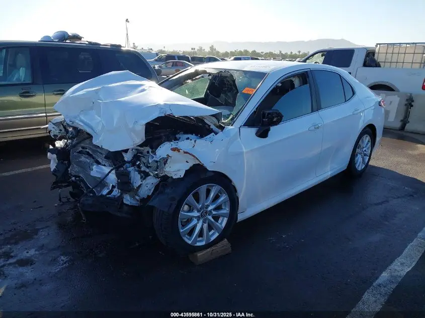 2018 TOYOTA CAMRY LE