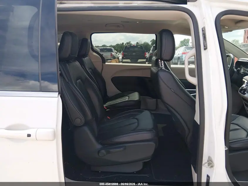 2023 CHRYSLER PACIFICA HYBRID TOURING L