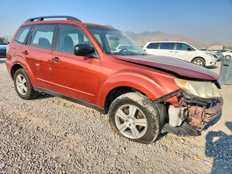 2010 SUBARU FORESTER XS  