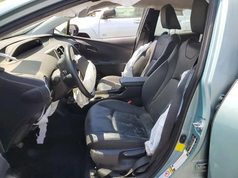 2017 TOYOTA PRIUS THREE TOURING  