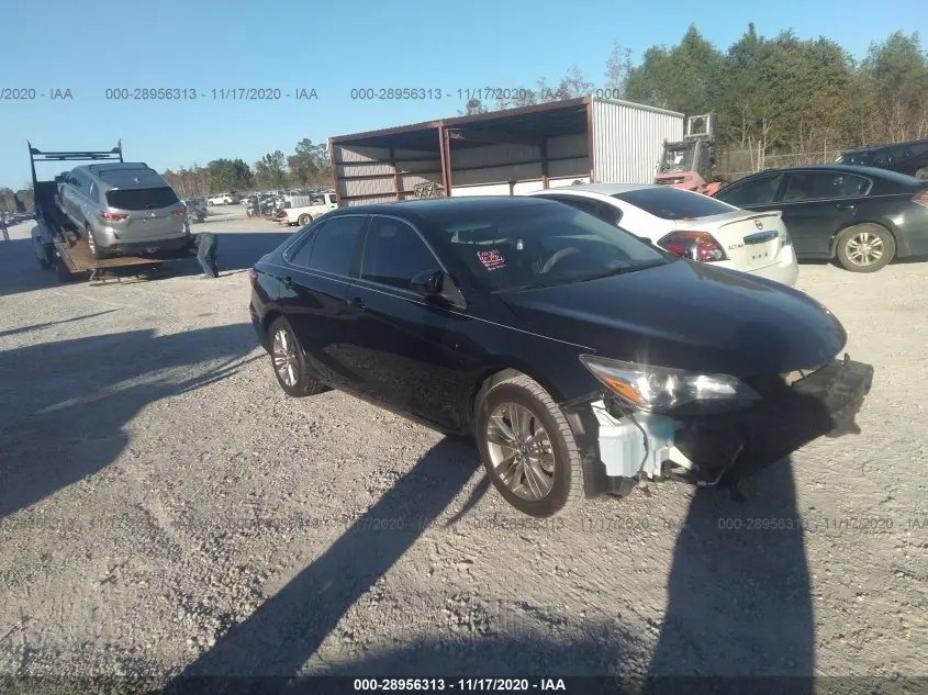 2015 TOYOTA CAMRY SE