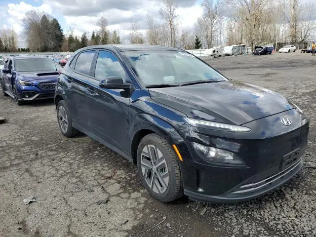 2023 HYUNDAI KONA SE  