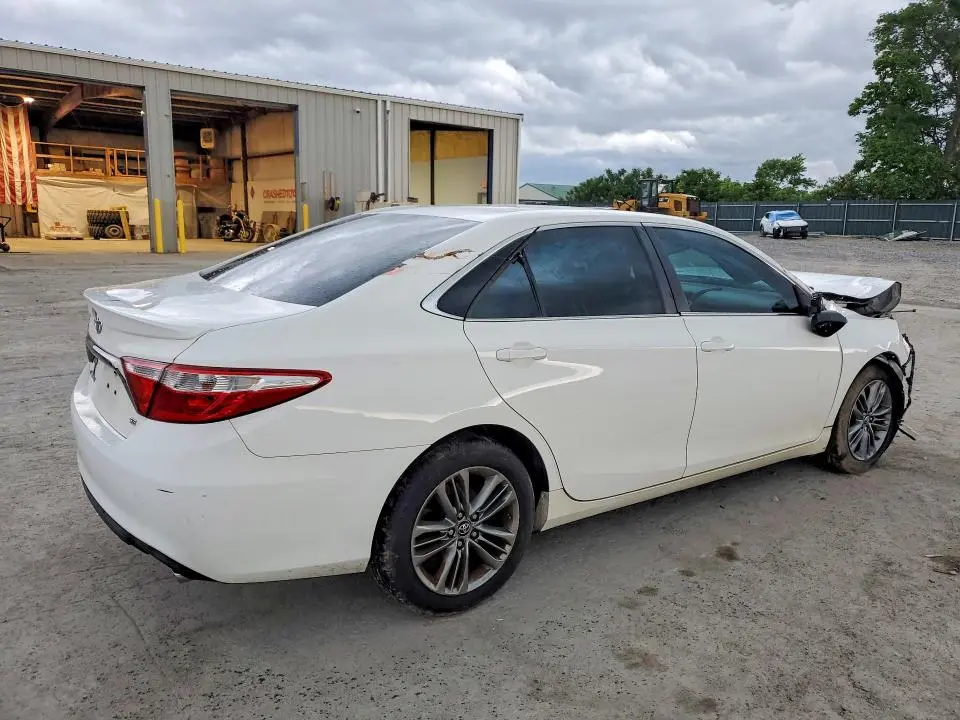 2017 TOYOTA CAMRY SE  
