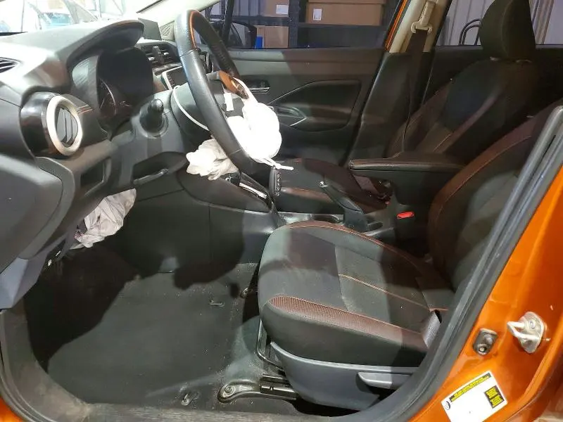 2022 NISSAN VERSA SR  