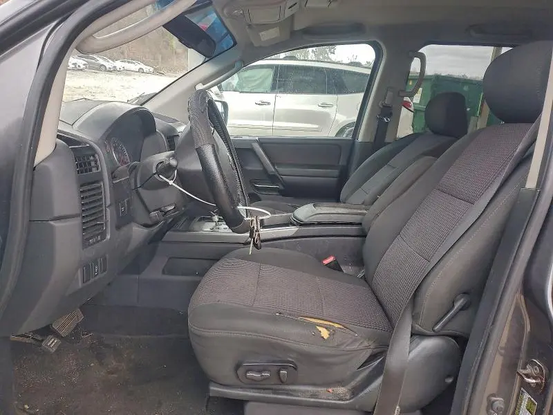 2010 NISSAN TITAN XE  