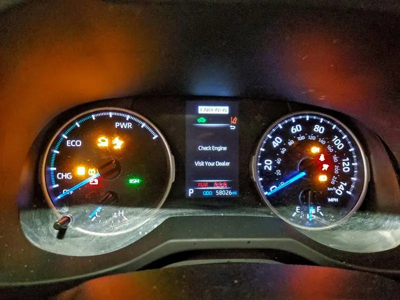 2022 TOYOTA RAV4 XLE  