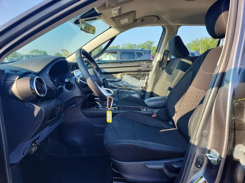 2022 NISSAN KICKS SV  
