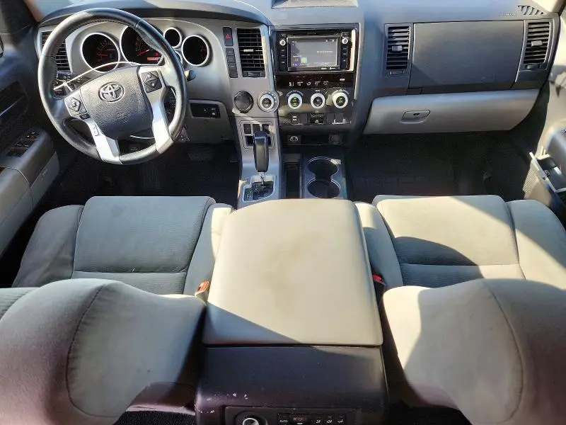 2015 TOYOTA SEQUOIA SR5  