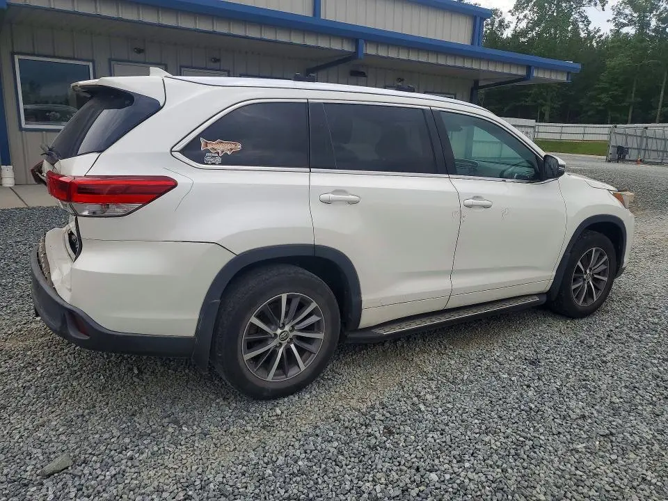 2018 TOYOTA HIGHLANDER XLE  