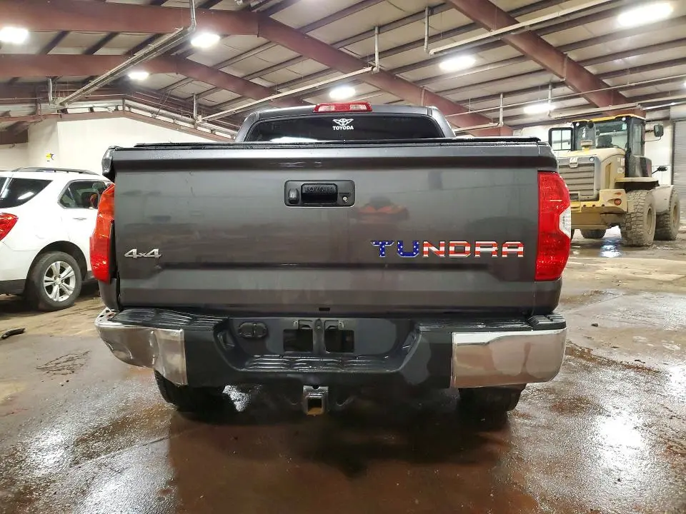 2016 TOYOTA TUNDRA SR5  