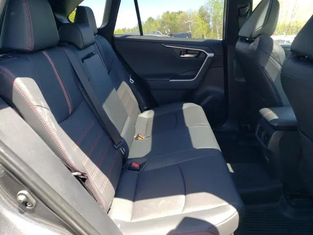2025 TOYOTA RAV4 XSE  