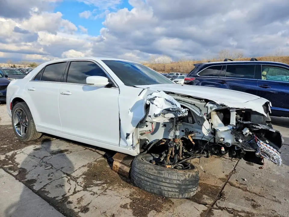 2016 CHRYSLER 300 LIMITED  
