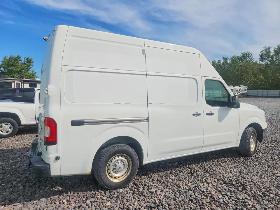 2014 NISSAN NV 2500  